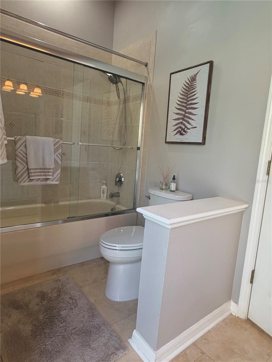 3rd/pool bathroom
