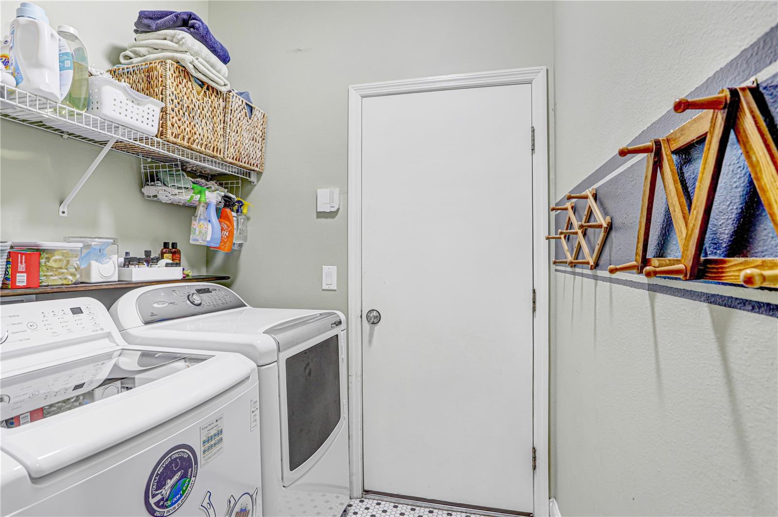 Washer and dryer convey