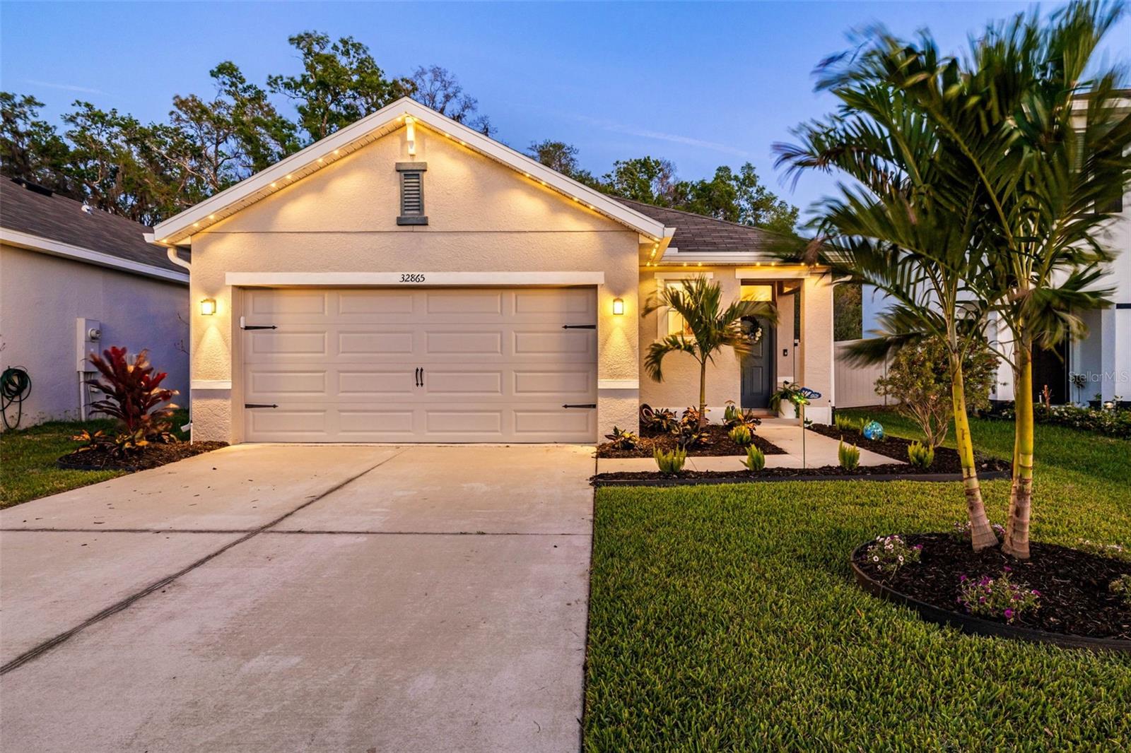 Outdoor govee lighting front and back