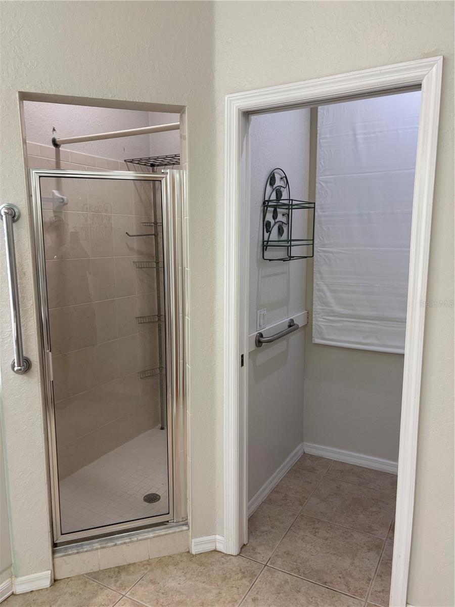 Main En Suite Bathroom