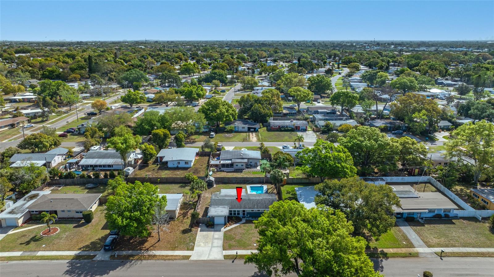 8335 Robin Rd, Seminole, FL 33777 - Looking East