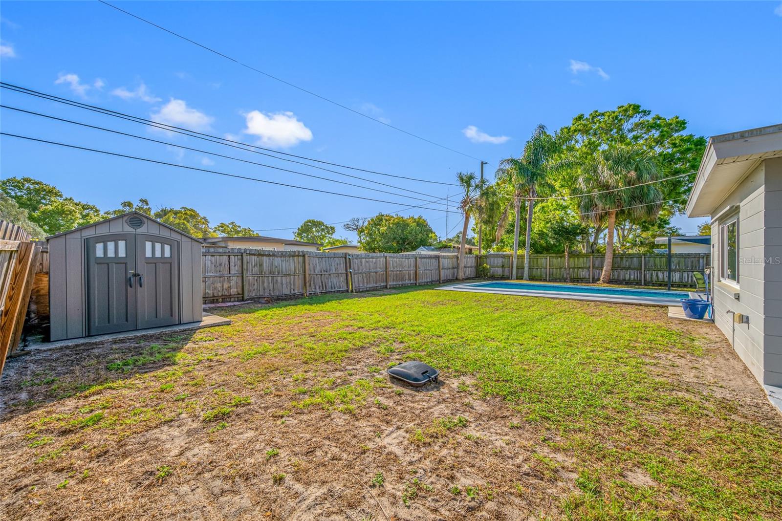 8335 Robin Rd, Seminole, FL 33777 - Backyard