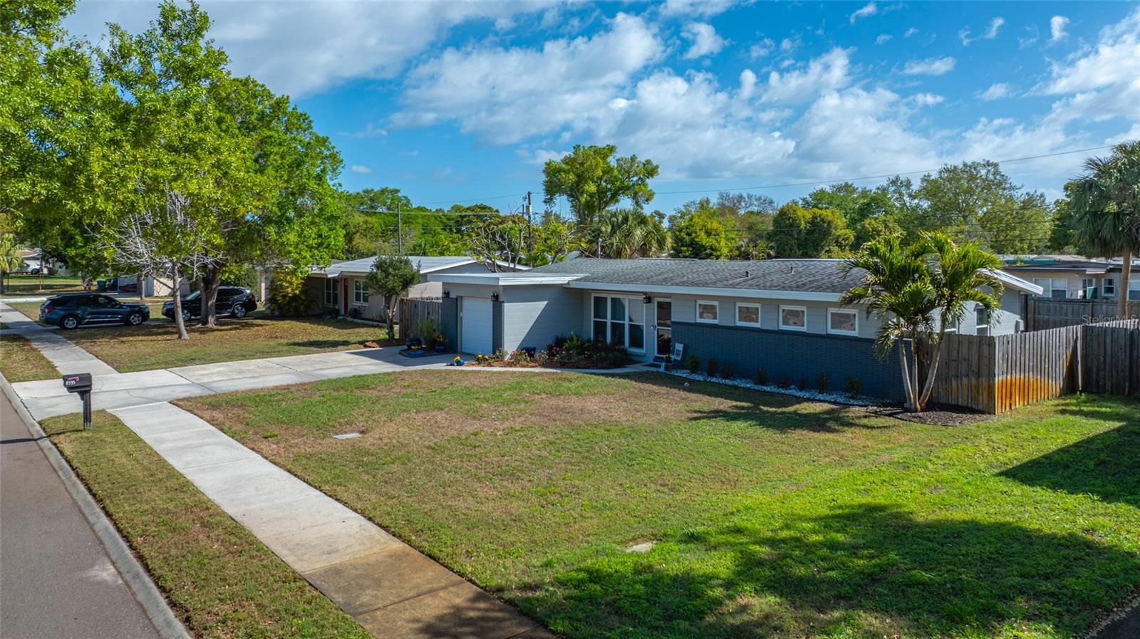 8335 Robin Rd, Seminole, FL 33777 - Front lawn, West Side