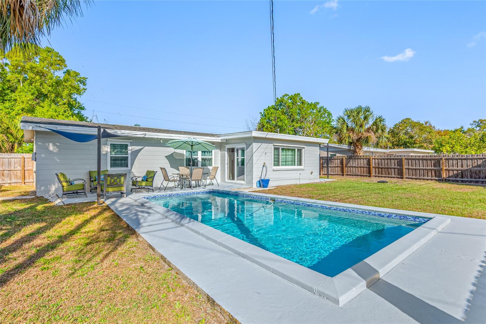 8335 Robin Rd, Seminole, FL 33777 - Private Pool