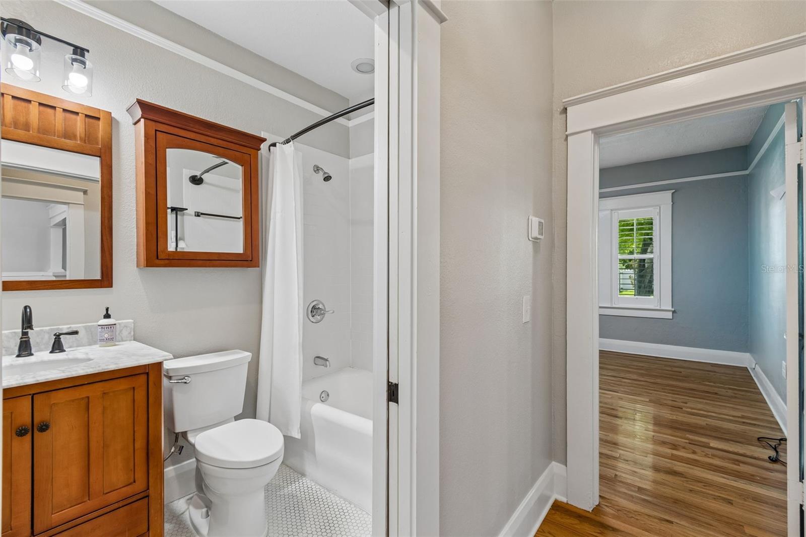 2nd full bath perfectlty positioned in the home.