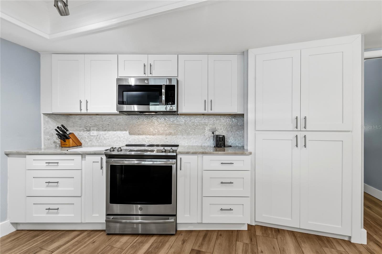 Kitchen w/ built in pantry