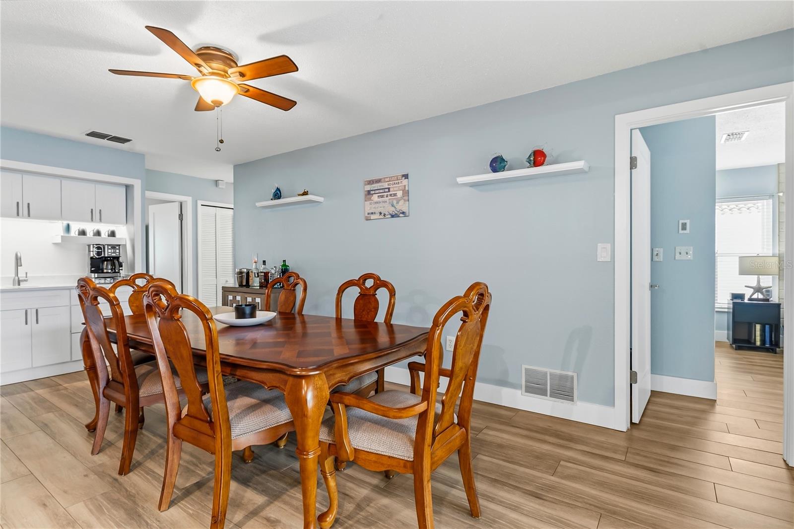 Family/ dining room wet bar