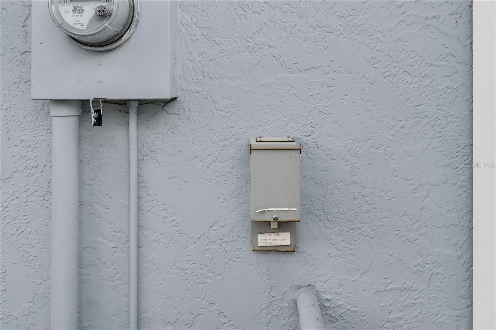 Exterior generator plug