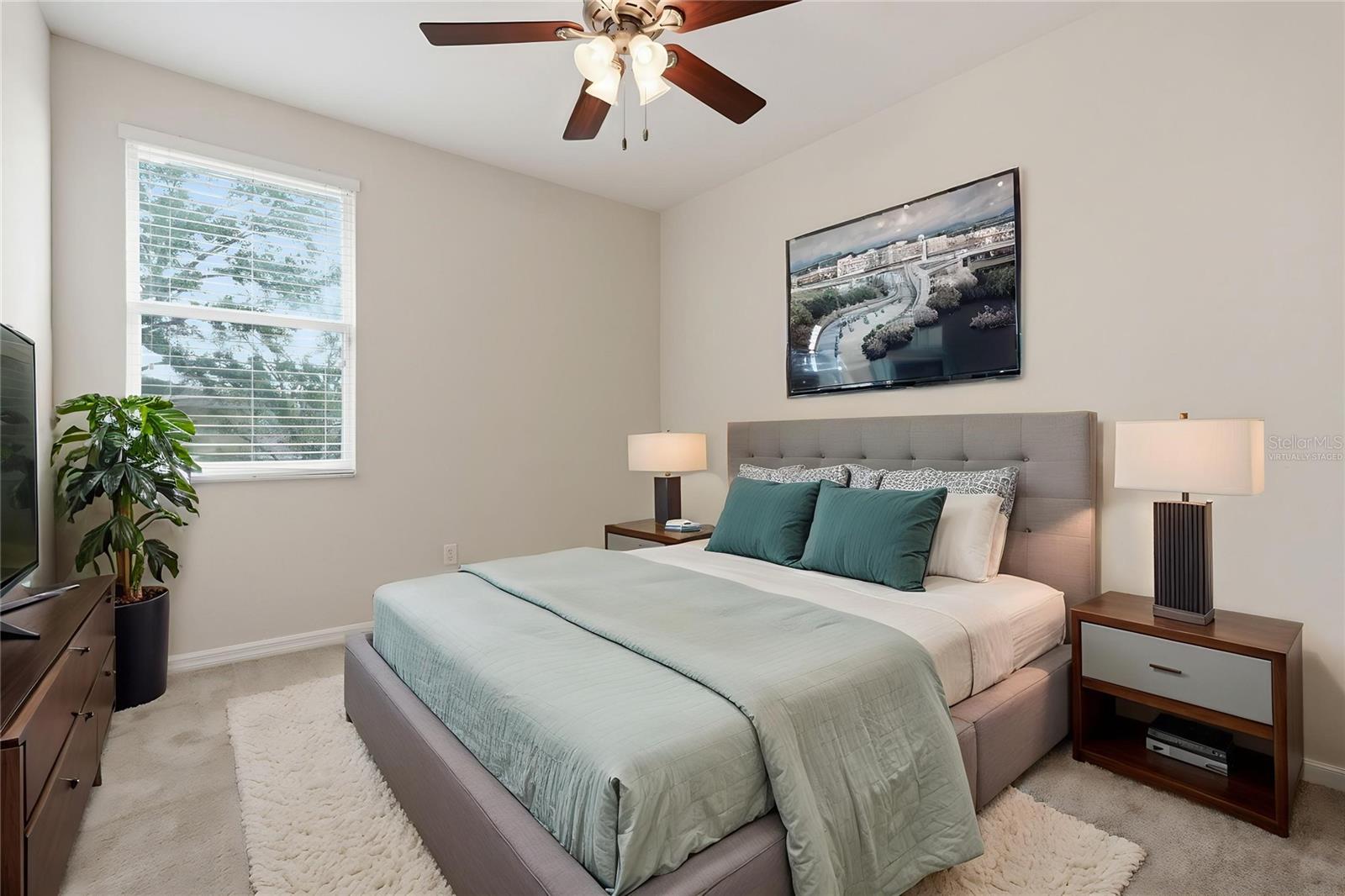 This photo has been Virtually Staged.