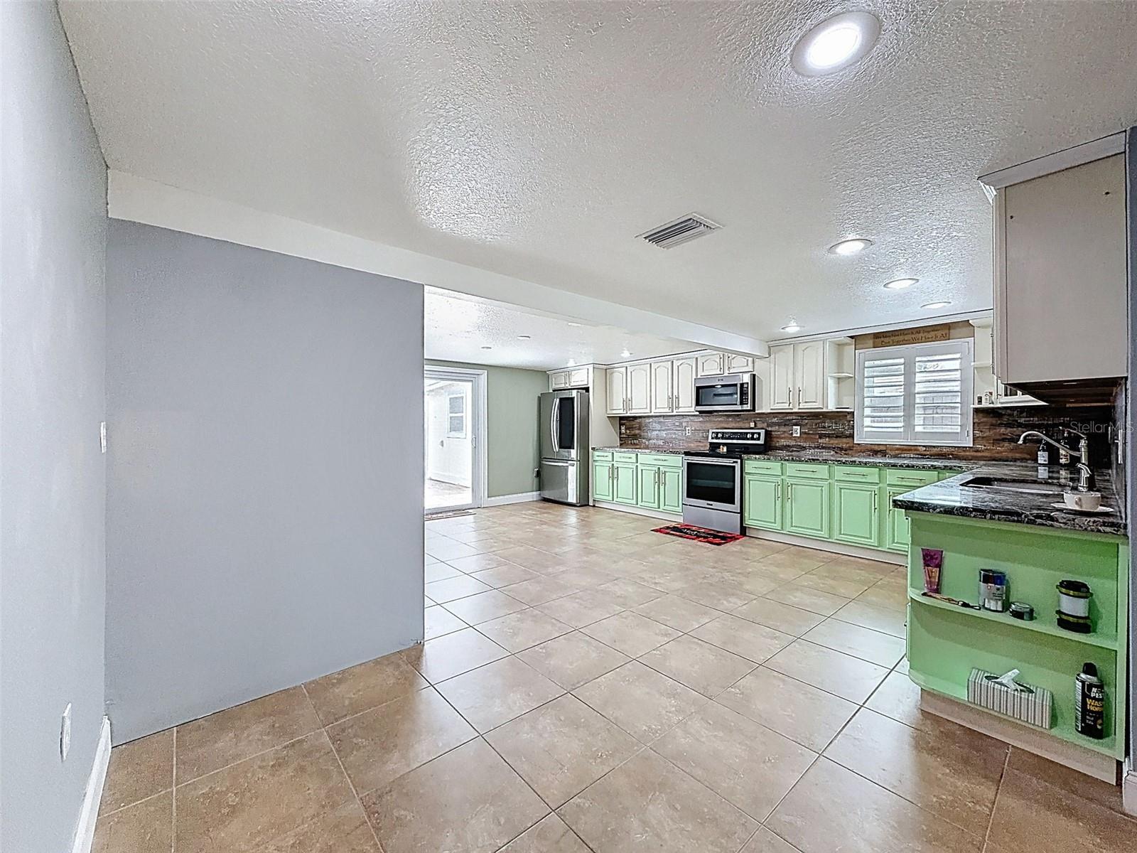 LETS HEAD INTO THE KITCHEN