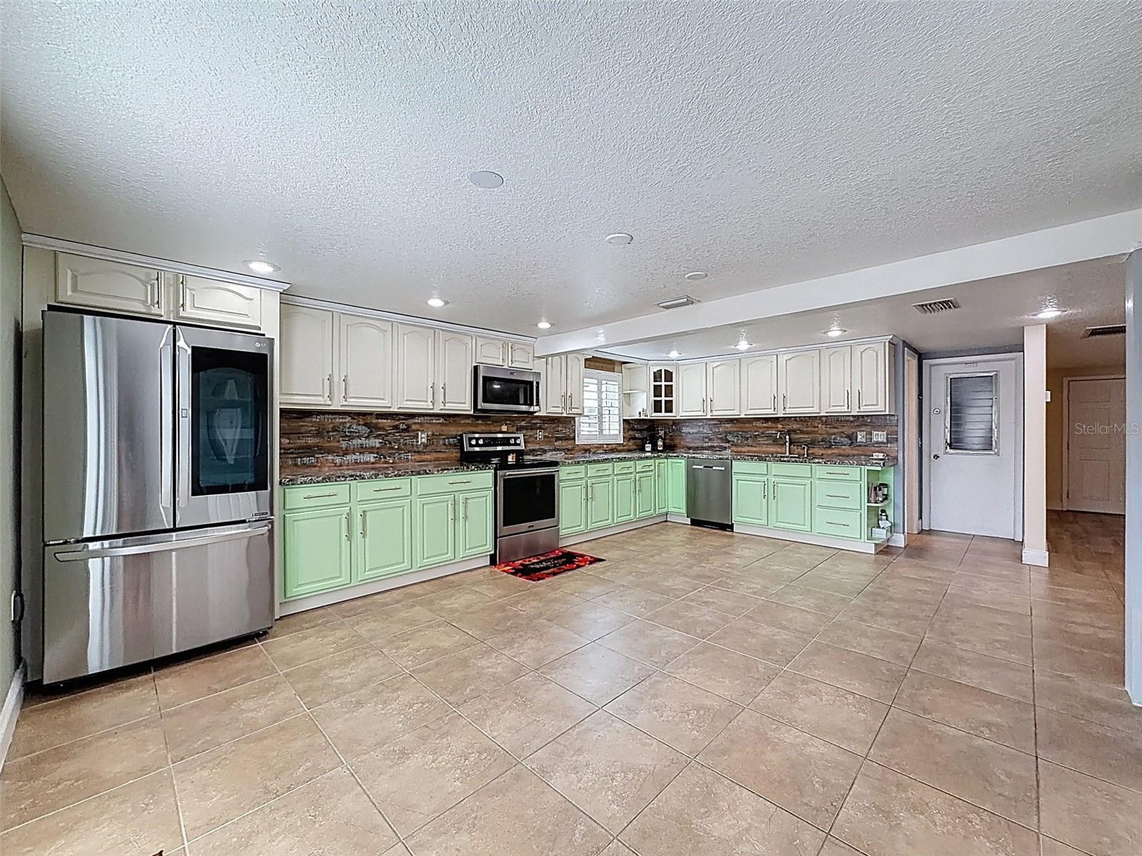 STAINLESS STEEL APPLIANCES