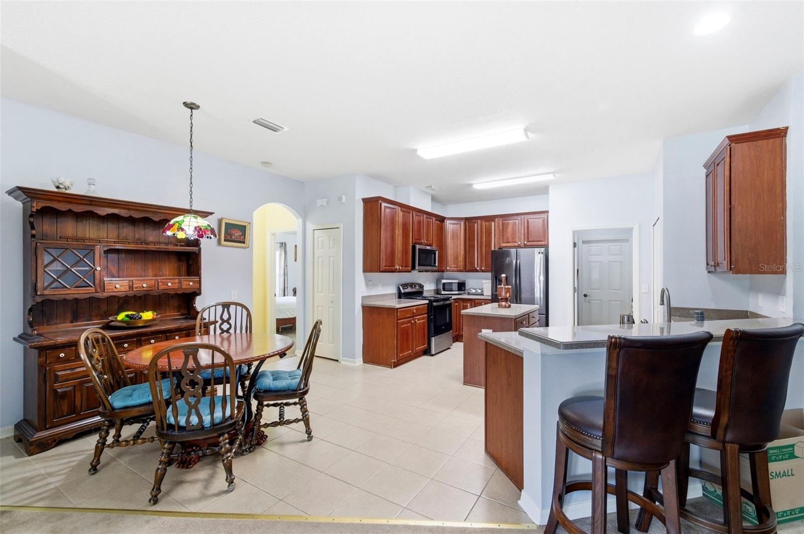 Kitchen & Dining Area