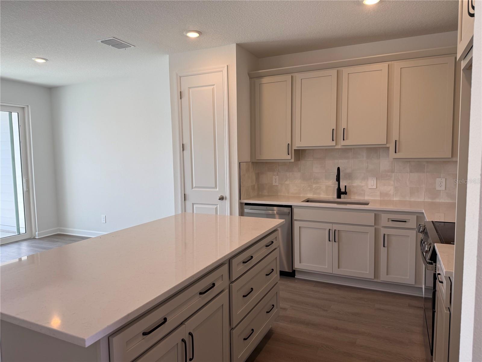 AW Collection® Artisan