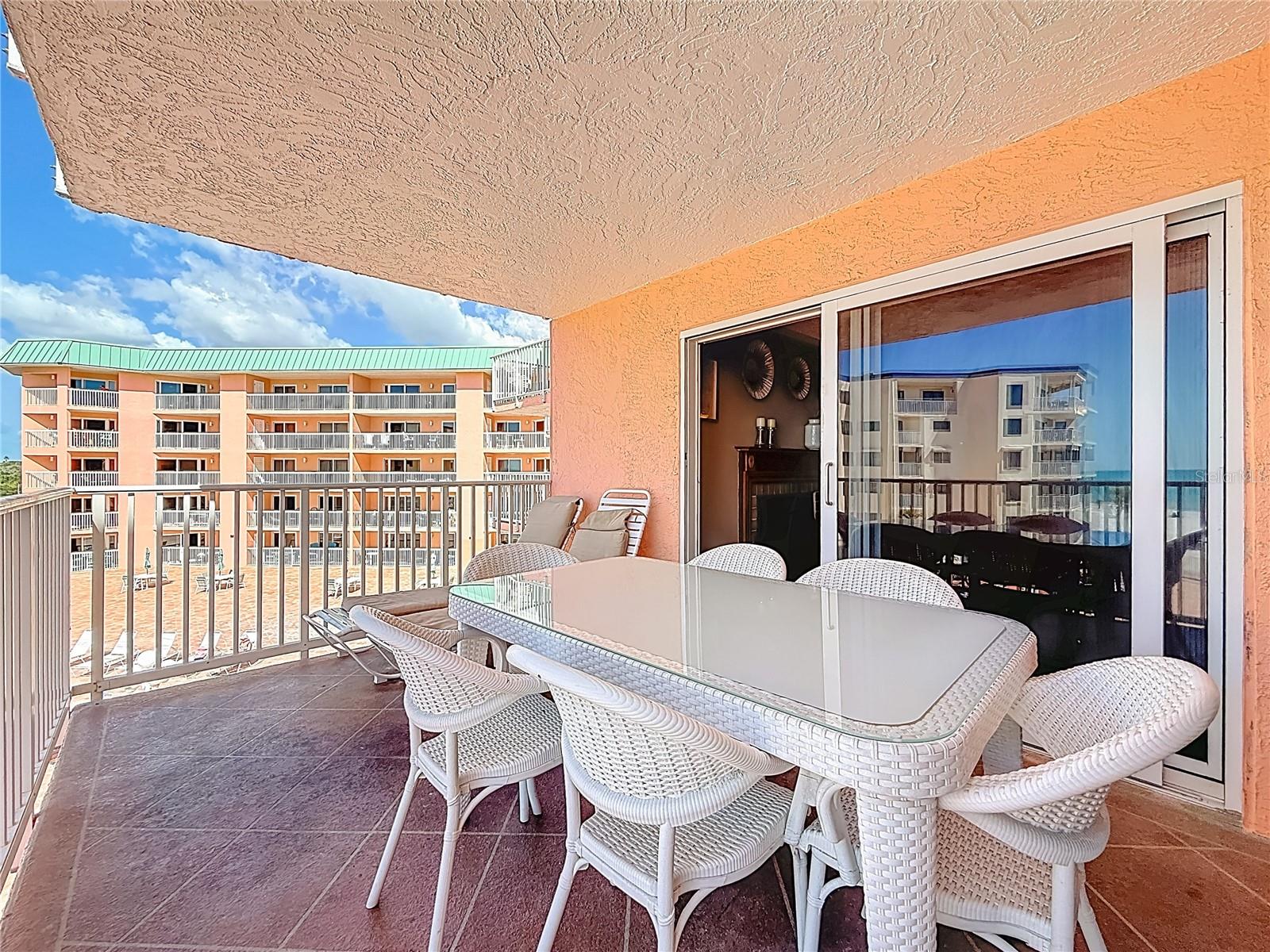 Outdoor Furniture included!