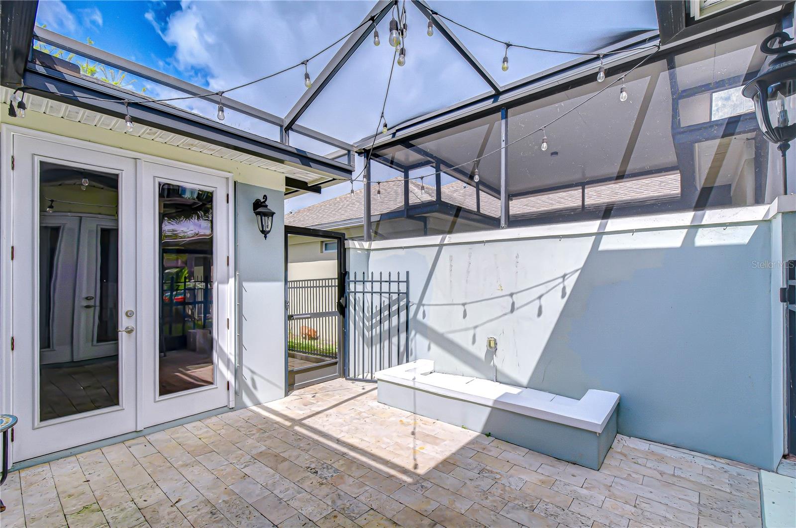 Beautiful French Doors for easy Courtyard access!