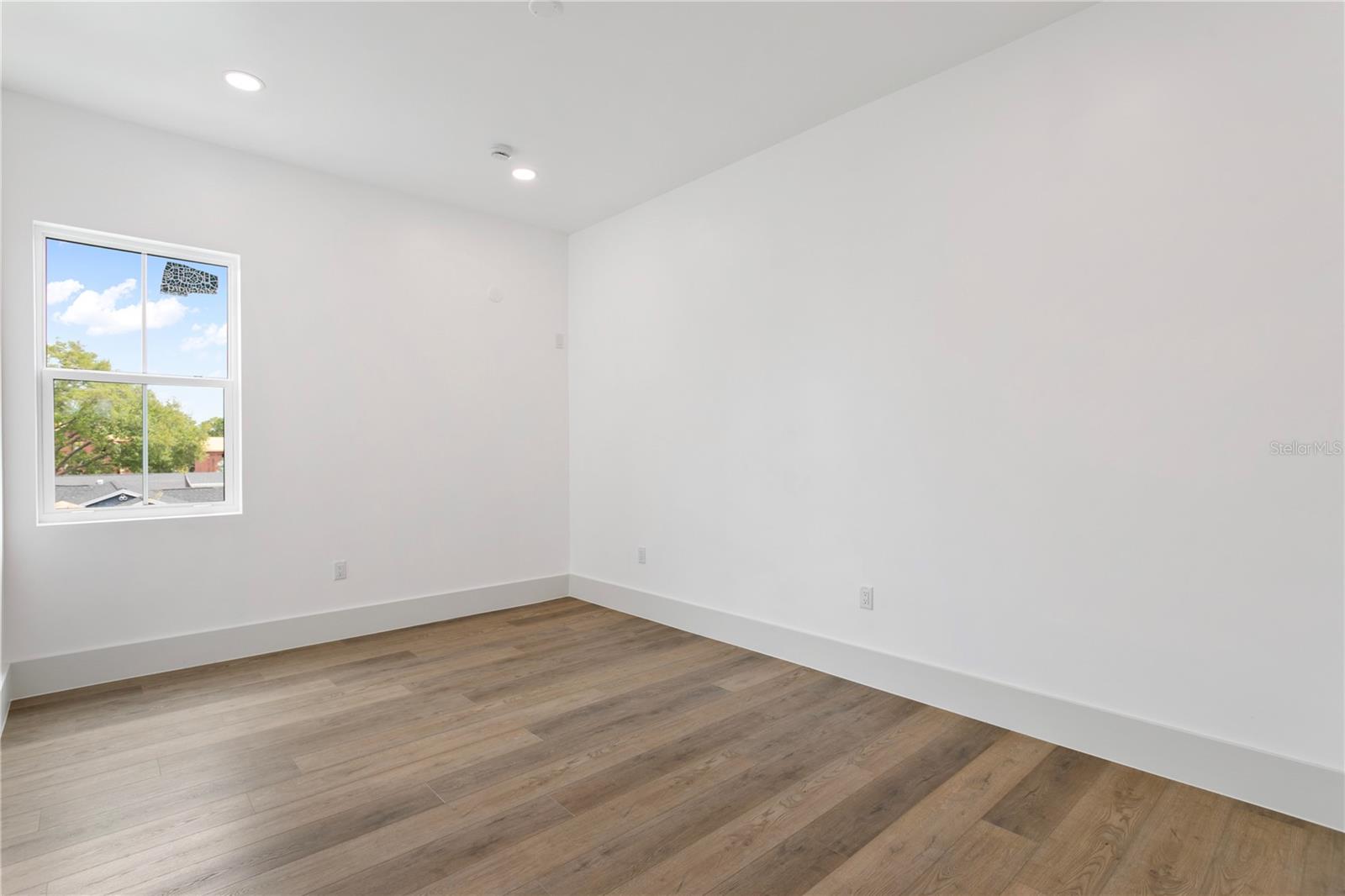 Guest bedroom - 2nd floor