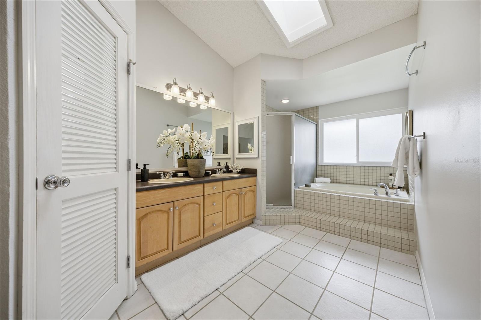 Primary ensuite with private water closet