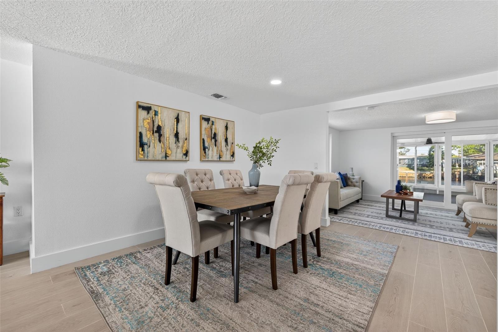 Dining area perfectly positioned between the kitchen and living spaces
