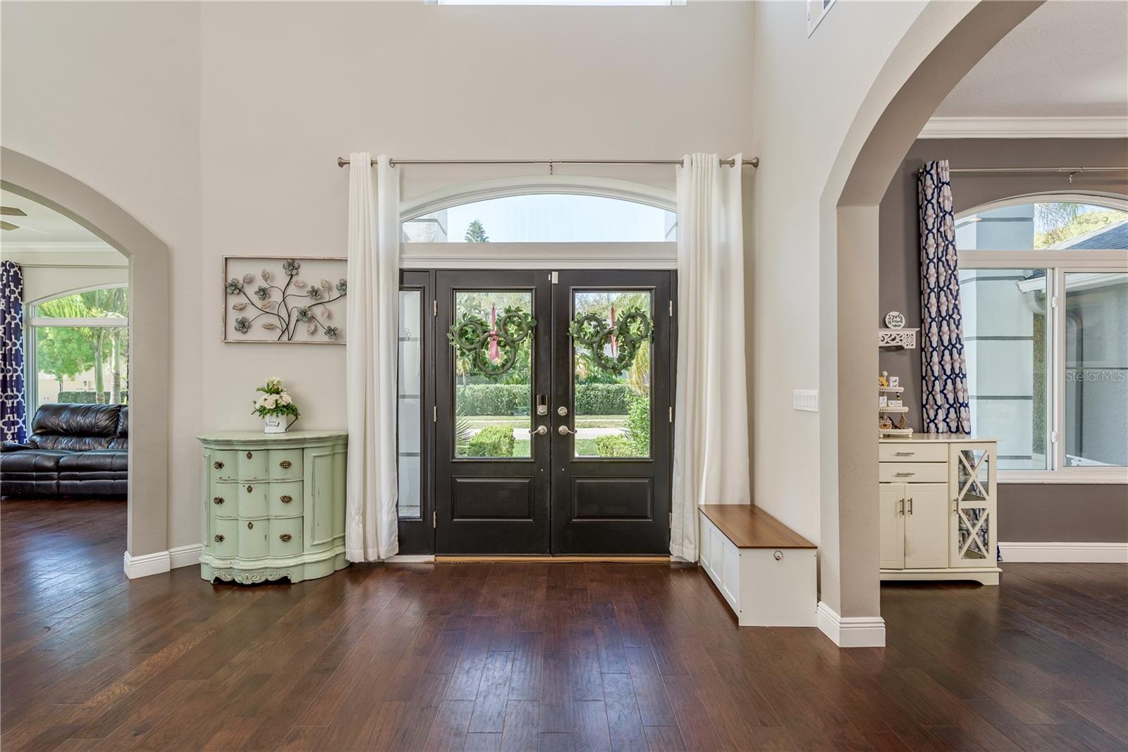 Large Entry Foyer! Welcome!