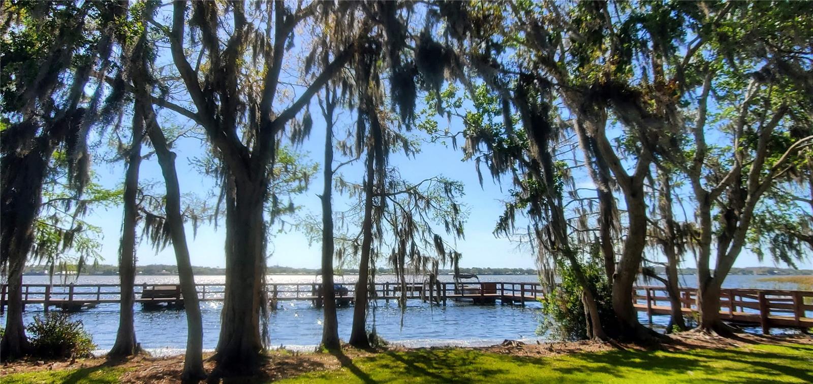 President's Landing boat docks