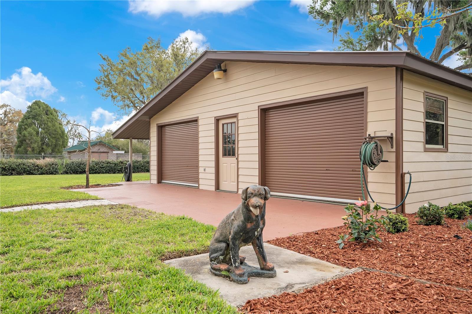 Detached garage/workshop