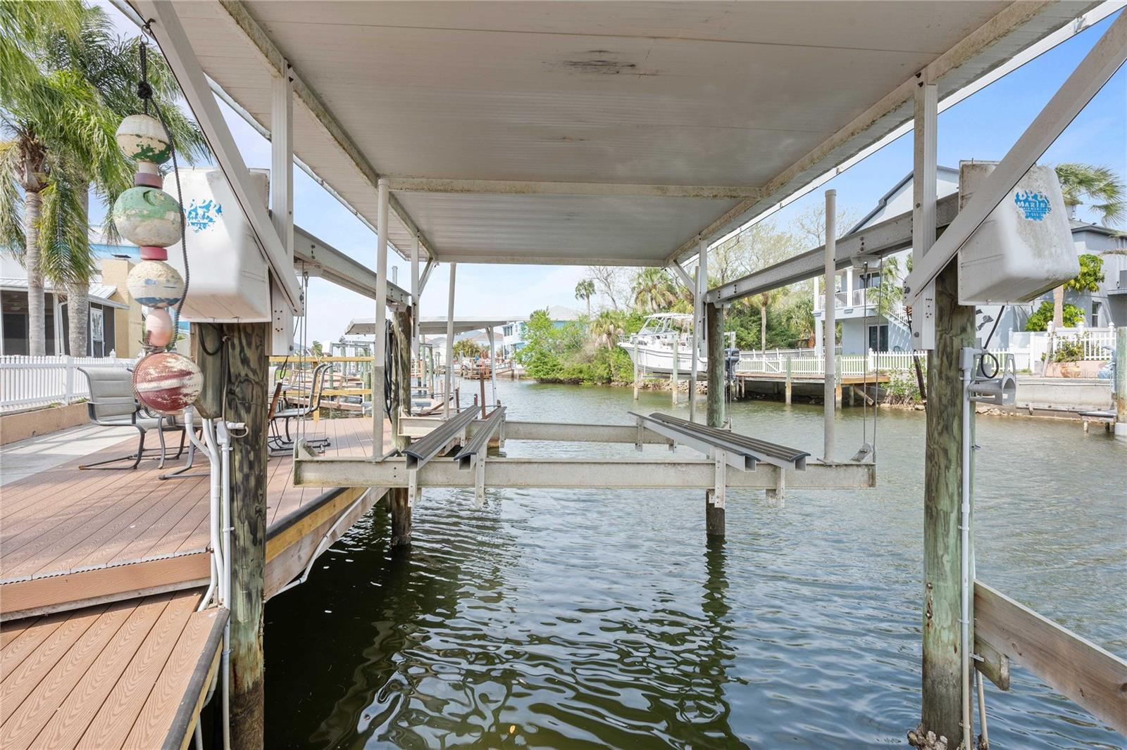 COVERED BOAT LIFT