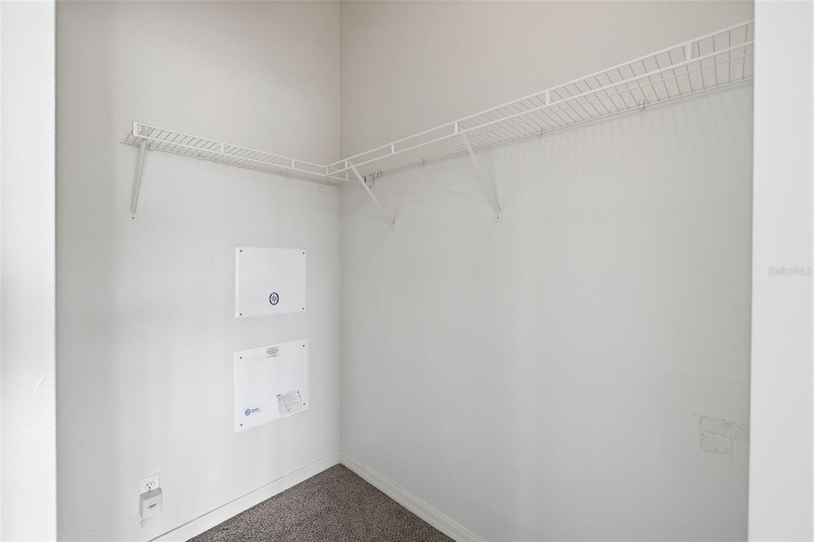 WALK-IN PRIMARY CLOSET