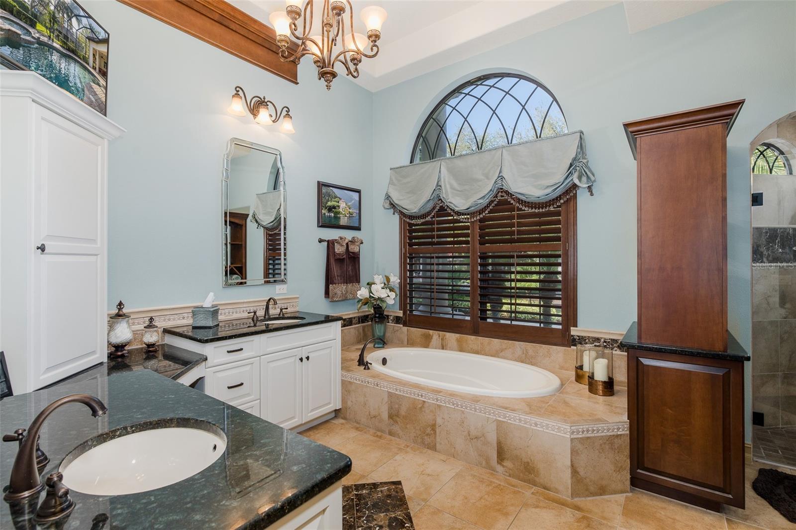 Primary Bath w/His-Her Vanities & Relaxing Tub