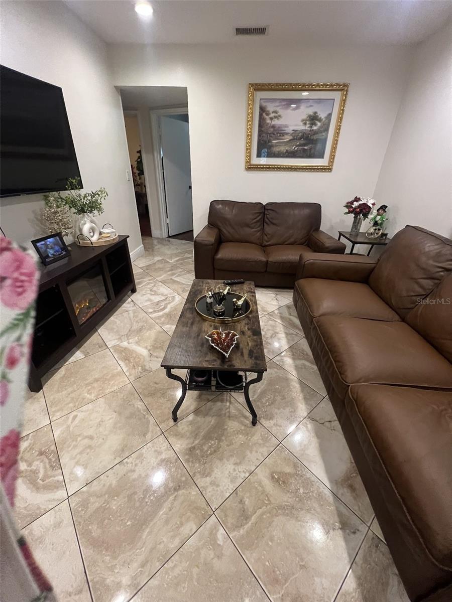 LIVING ROOM FRONT DOOR VIEW