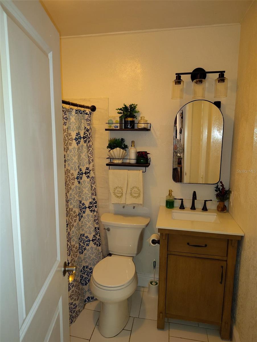 BATHROOM 2