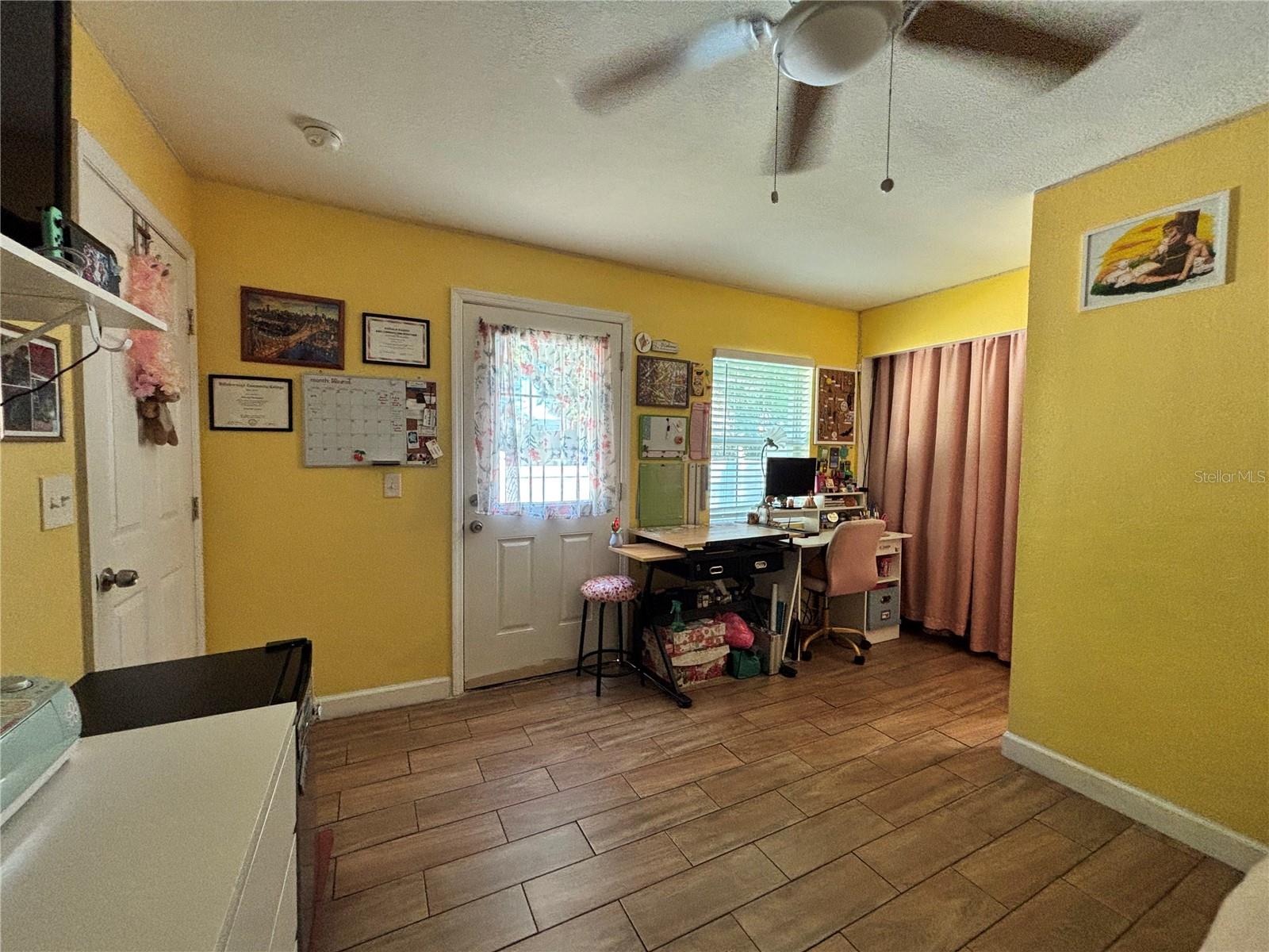 Fourth bedroom with independent entrance.