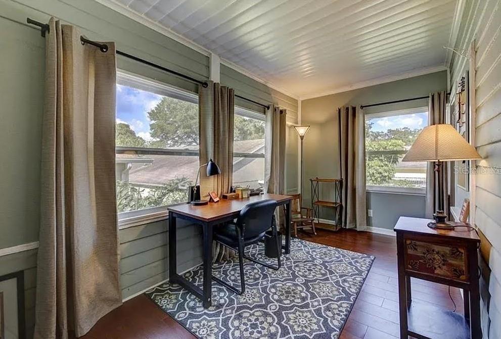 Upstairs apartment that has 2 bedrooms