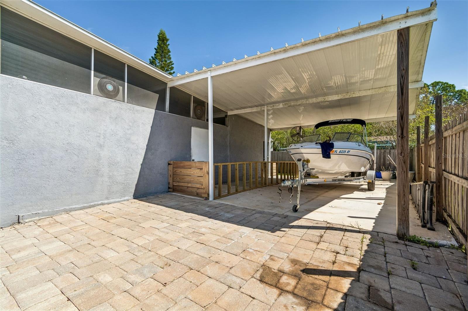 Perfect spot for your boat, jet skis, etc...Even more room out in the open for more vehicles, trailers, trucks!