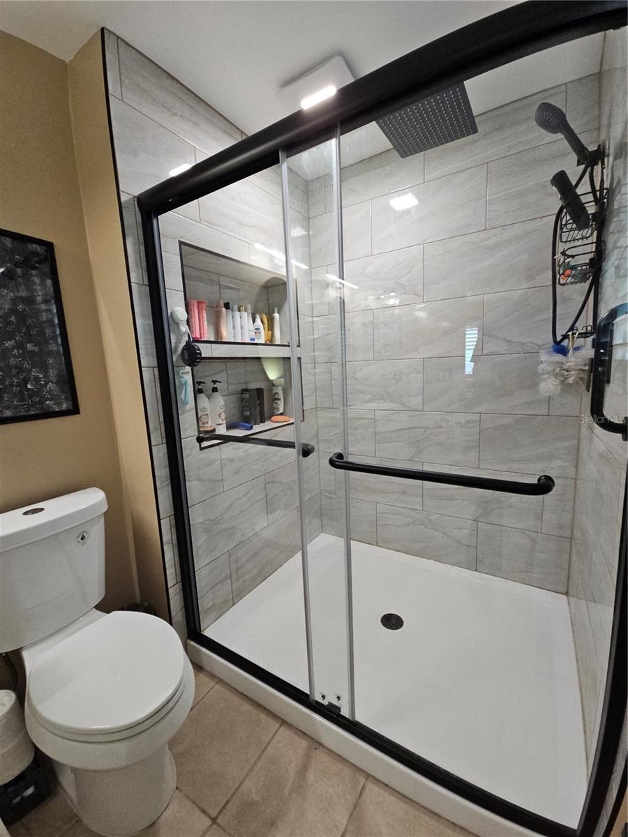 New Shower w/2 large shelf niches, Rain showerhead