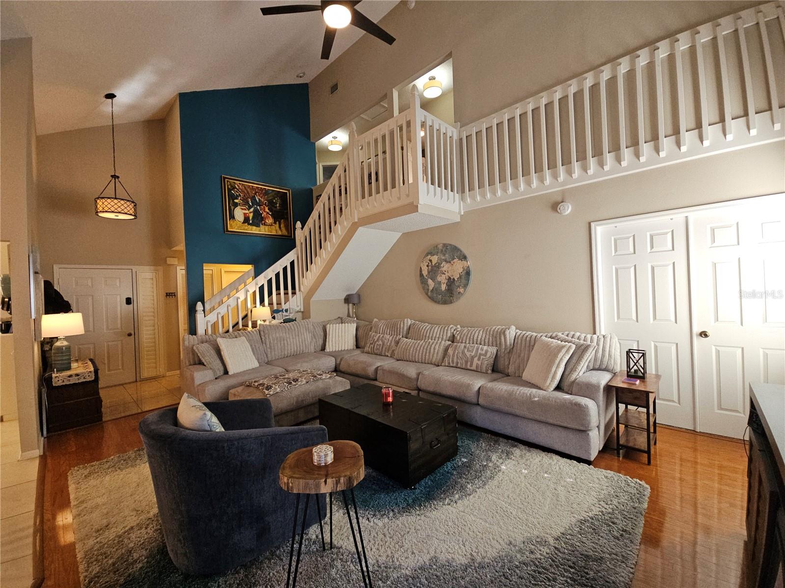 Entryway & Living Rm