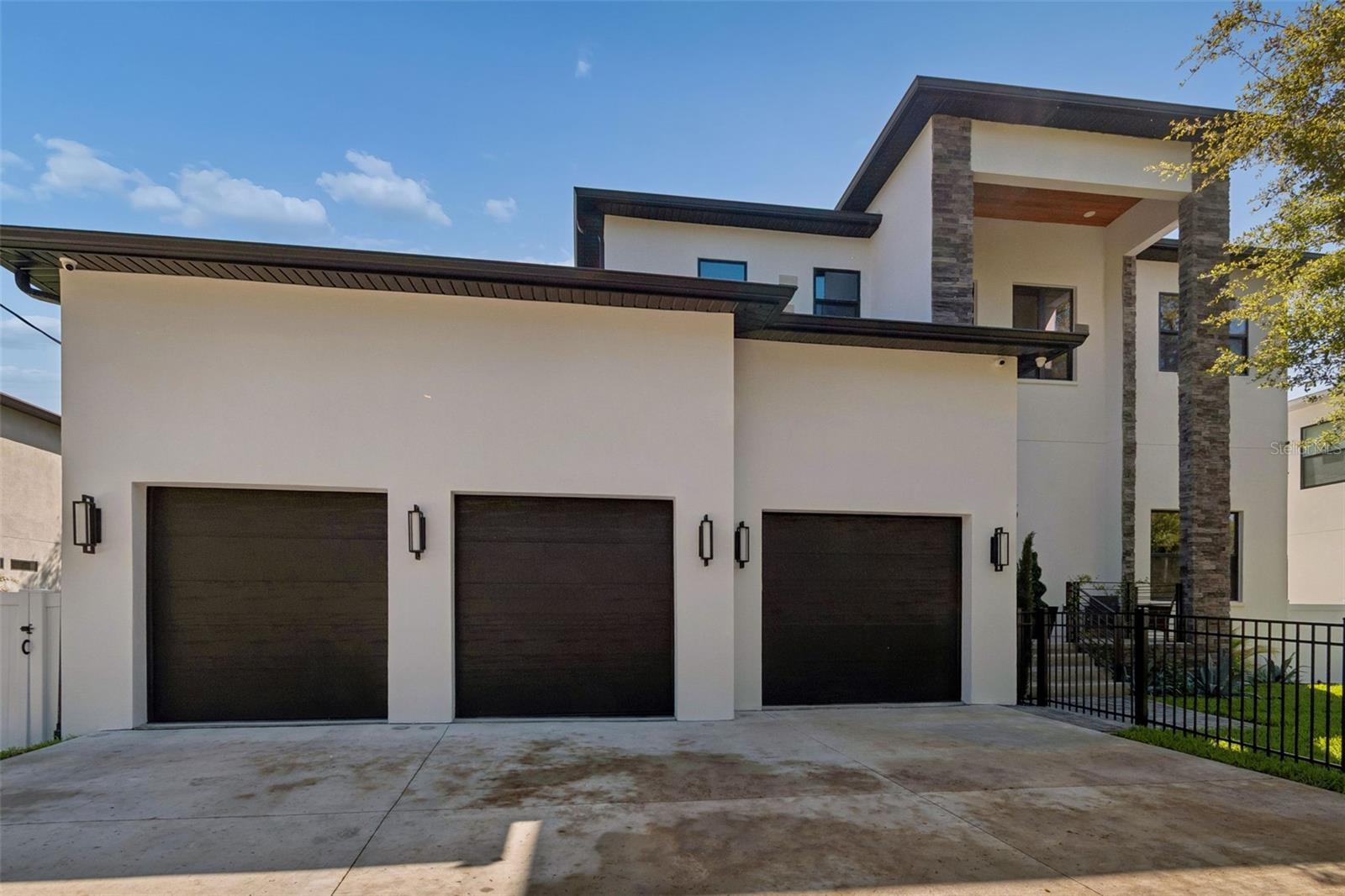 1240 SF 6 car garage is incredible!