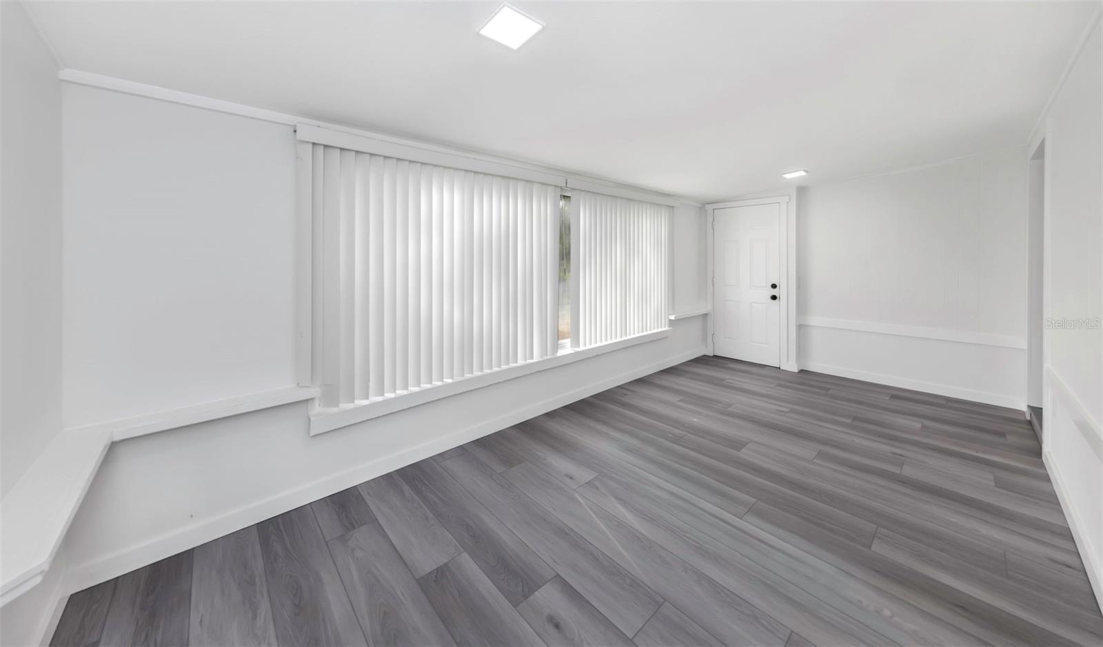 additional sitting room