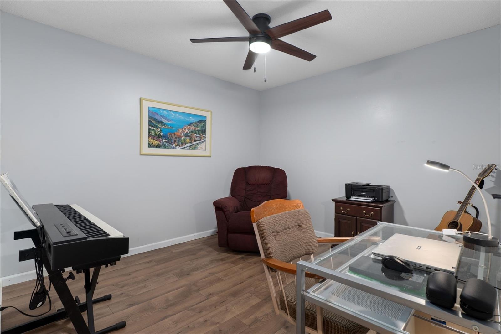 Has a walk in closet!