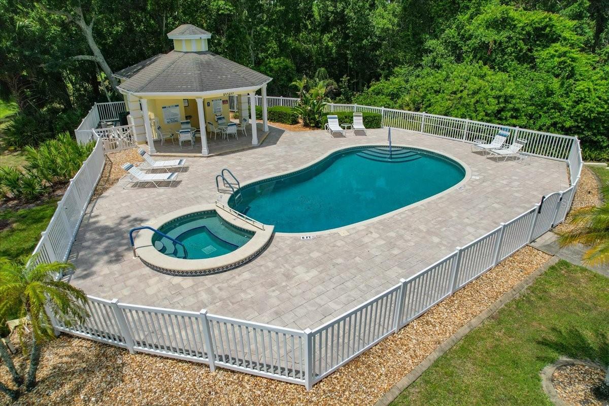 Community heated pool & spa