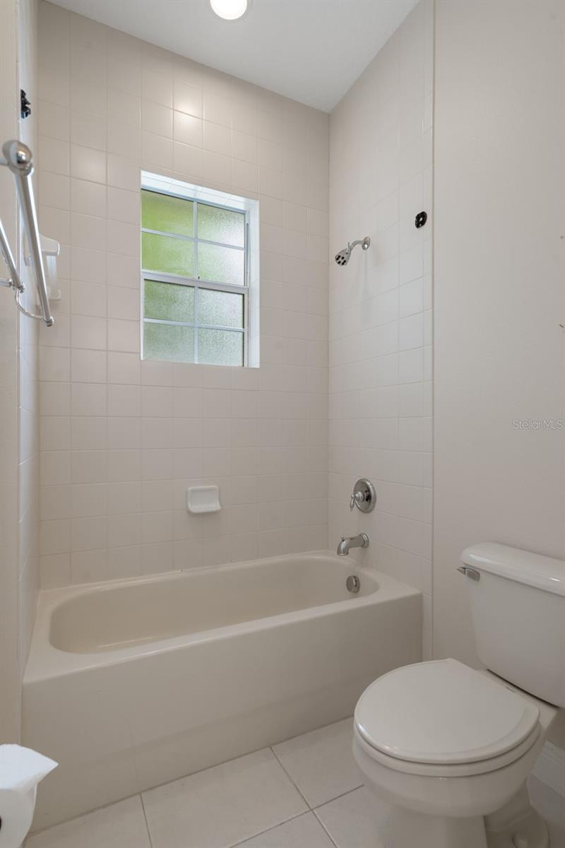 Jack and Jill Bath with Tub