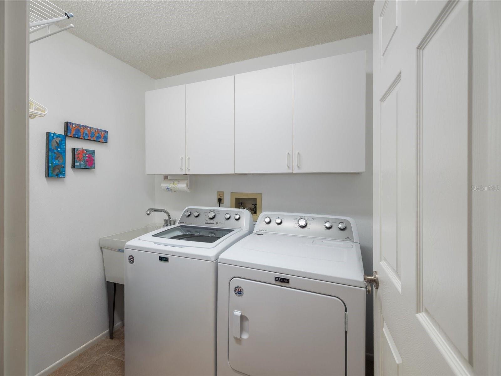 dedicated inside laundry room with newer w/d