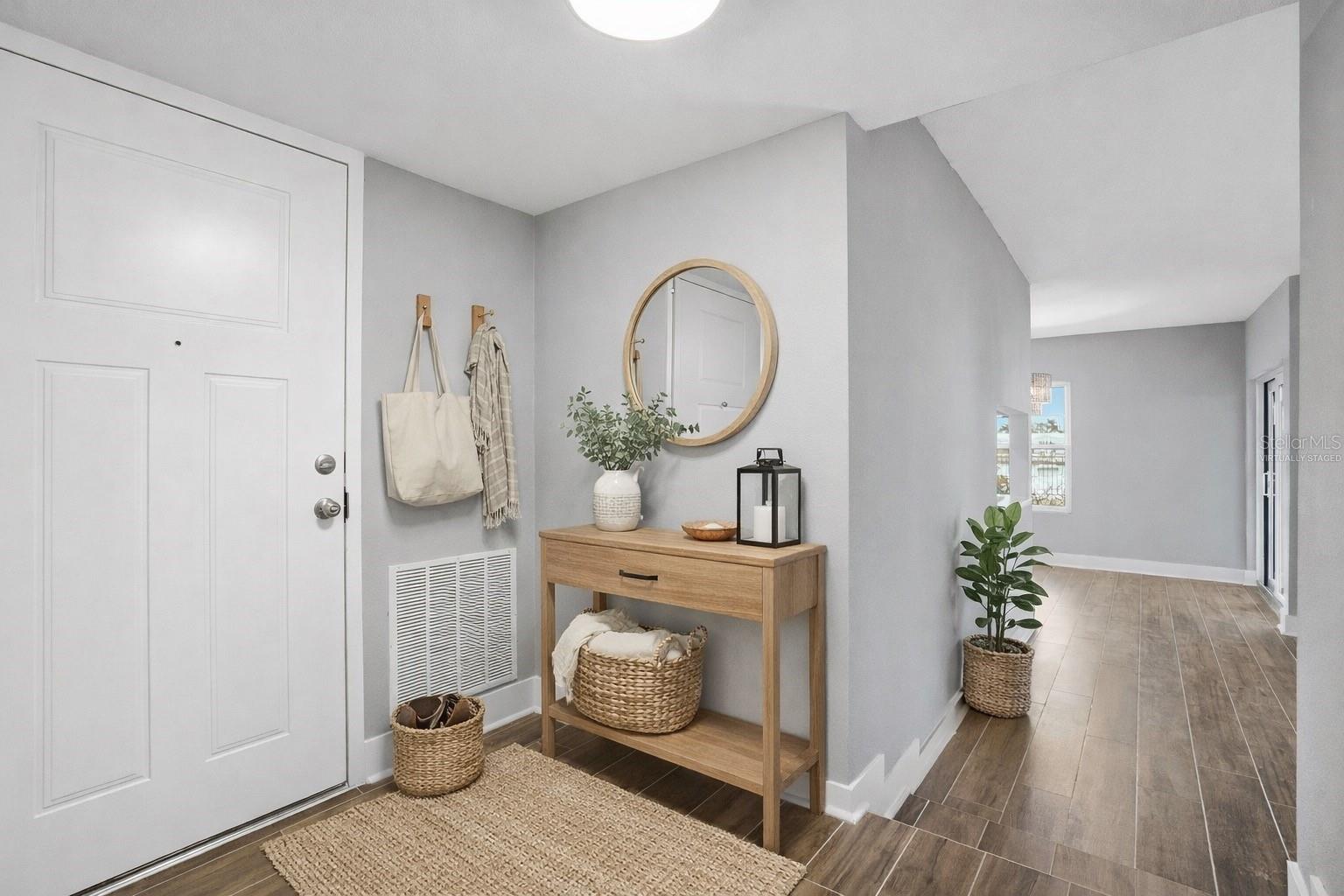 Virtually Staged Entry Way