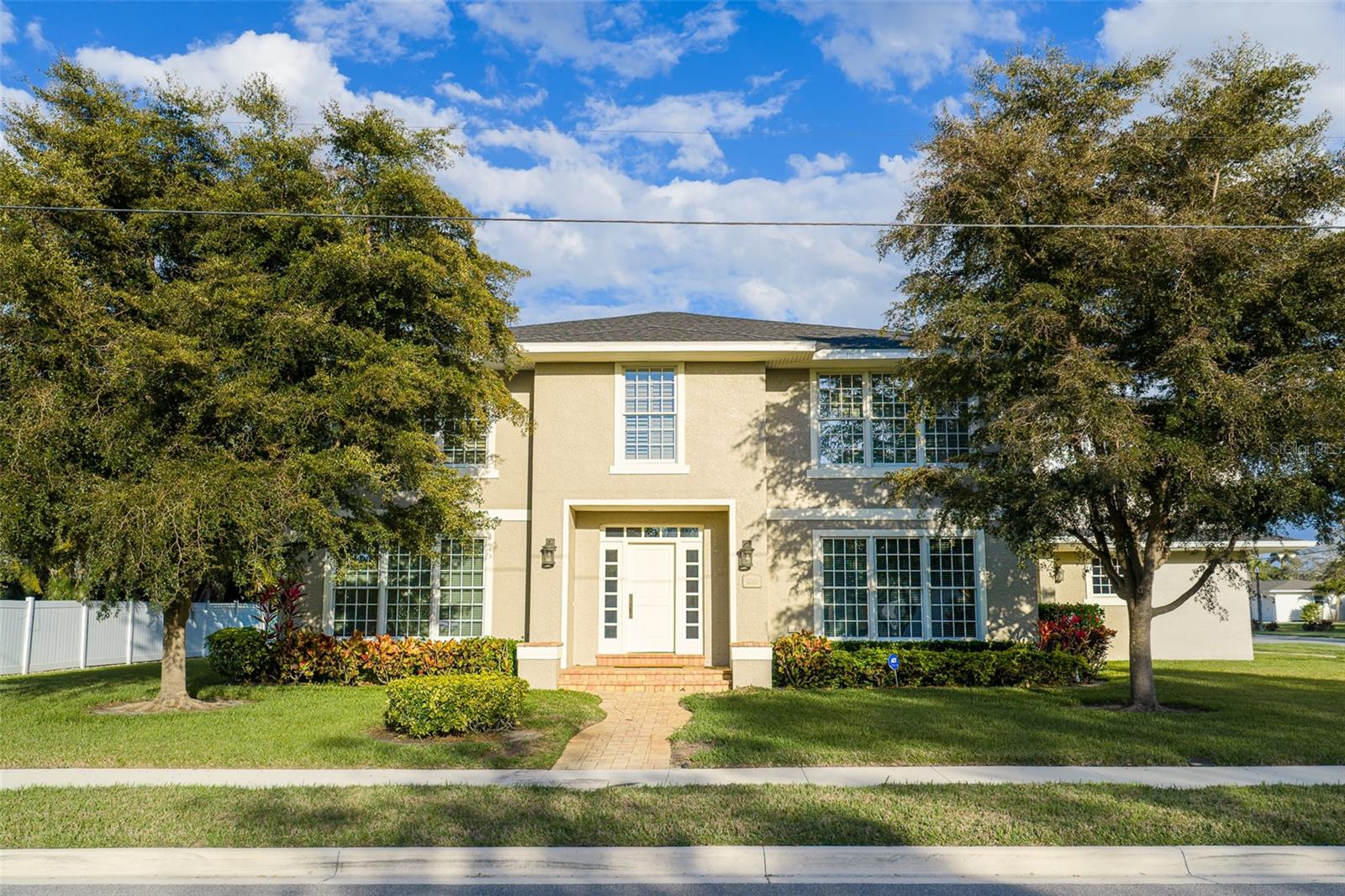 A discreet street presence in a lovely area of beautiful Belleair.