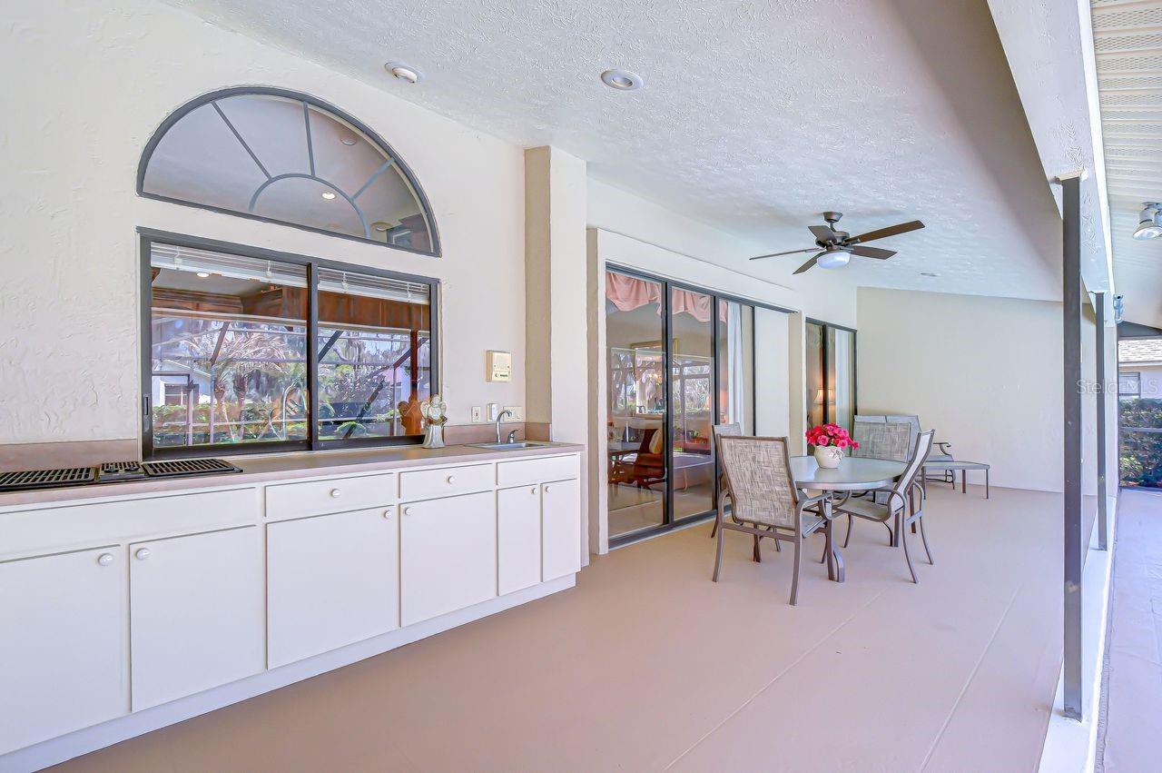 Covered Lanai and Screened in pool