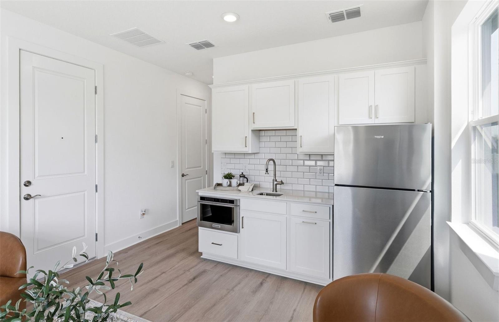 AllGen Suite with Kitchenette and Bath