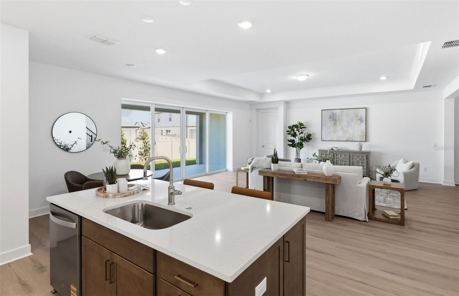 Center Island w/Storage