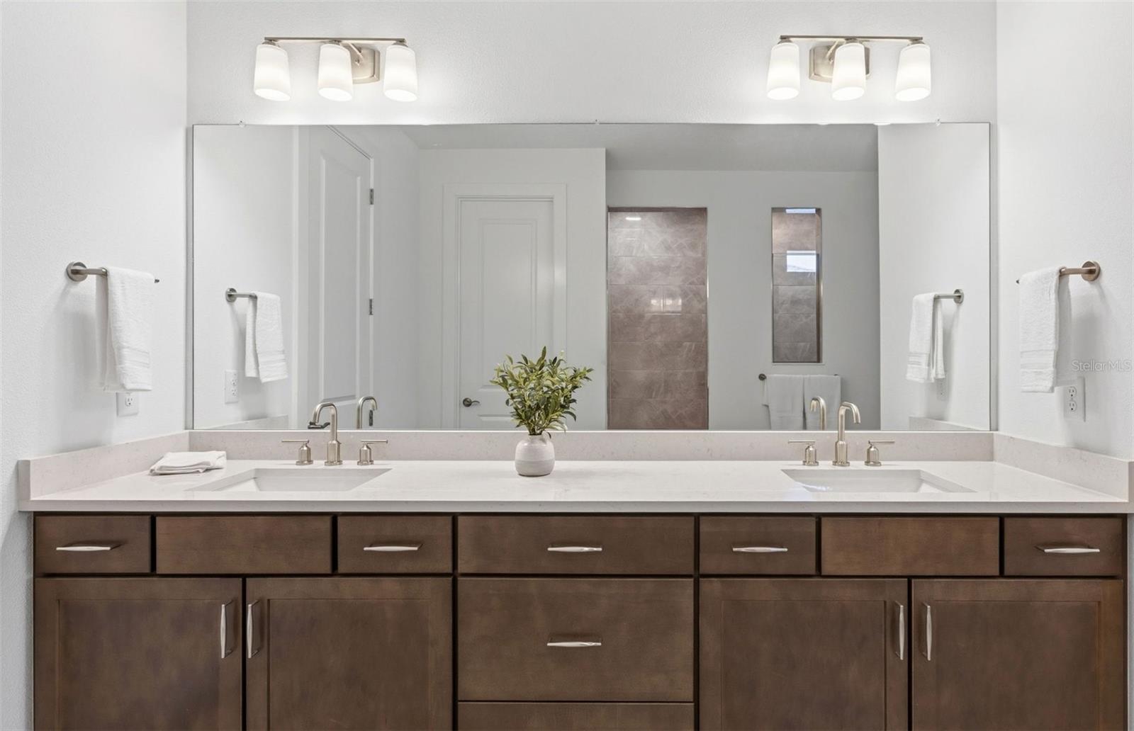 Owner's Bath w/Dual Sinks