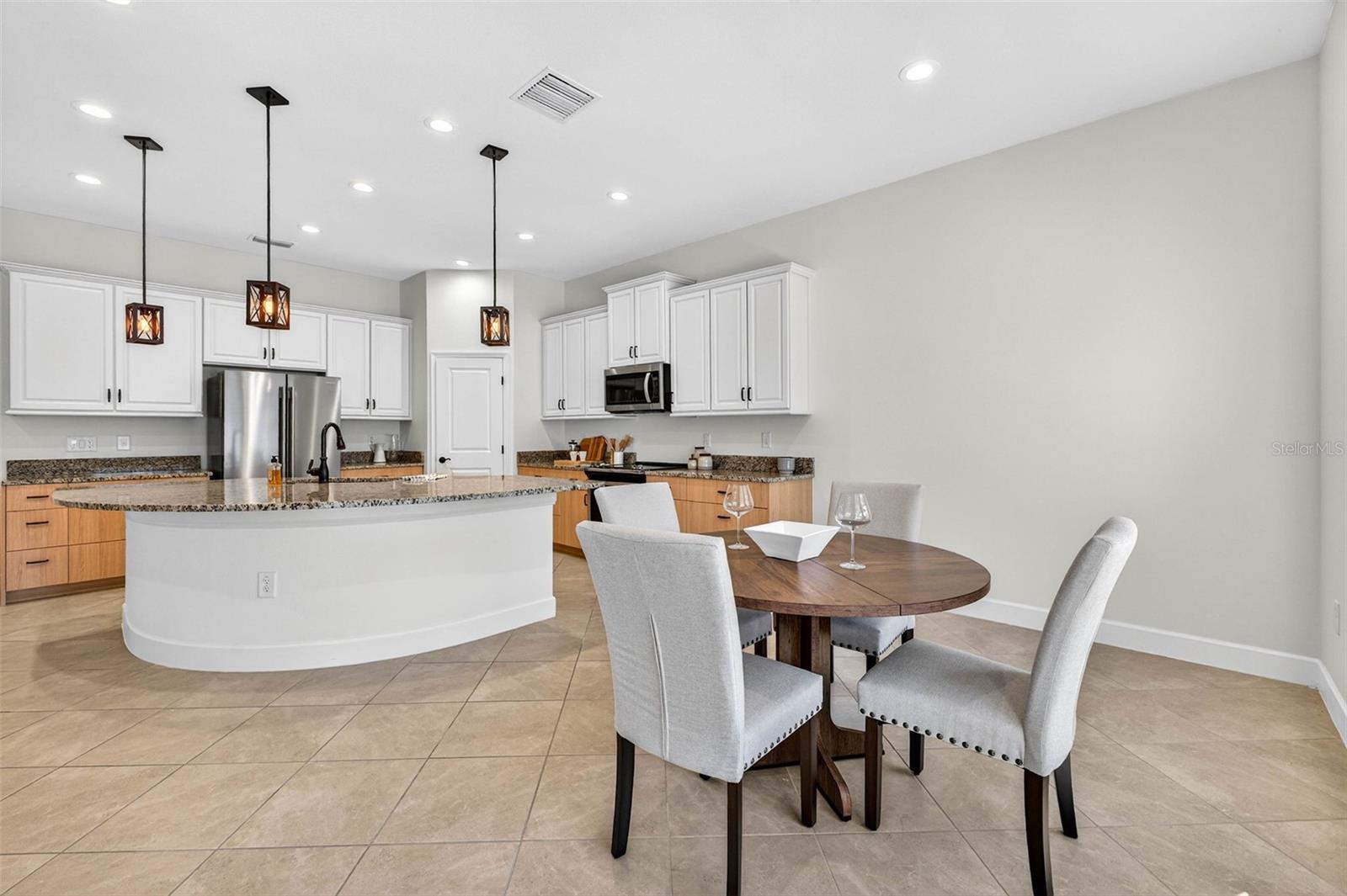 Additional breakfast nook area *can fit a table for 8 to use instead of dining room.