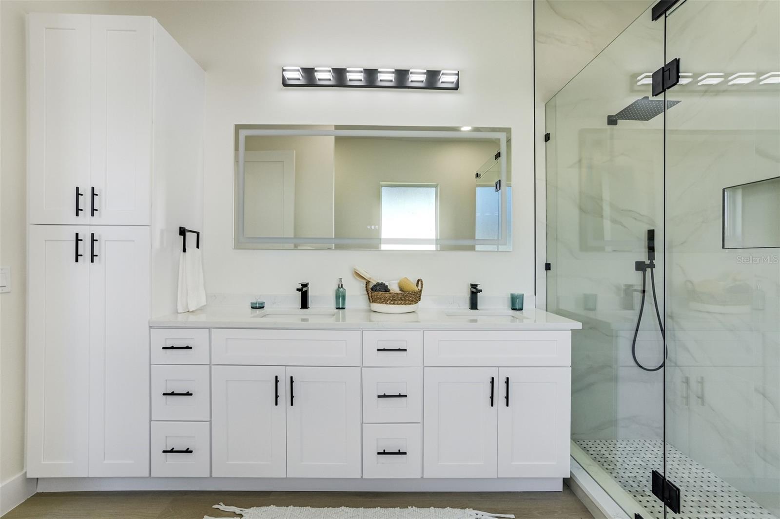 Primary En-suite bath