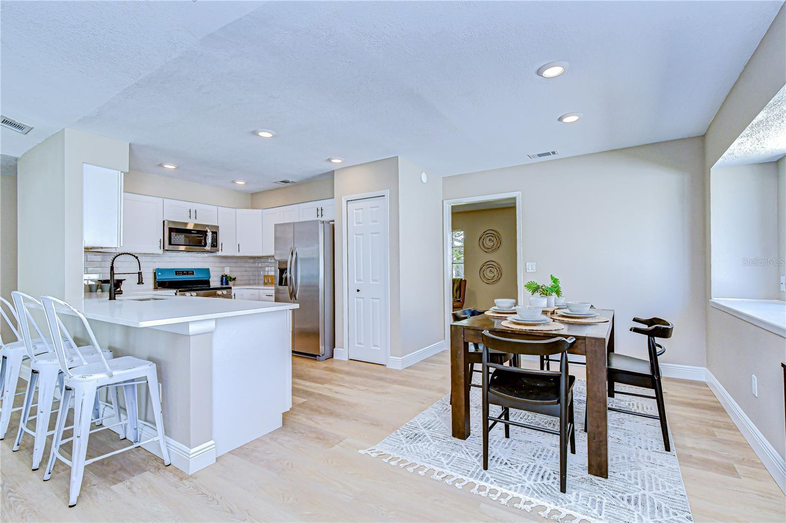 Breakfast Bar and Dining Room